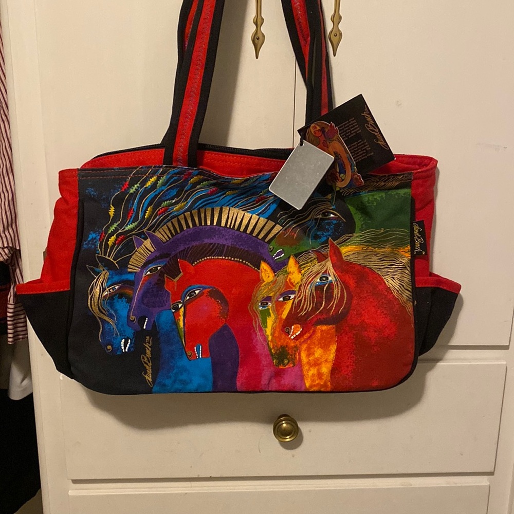 Beautiful purse never worn with tags